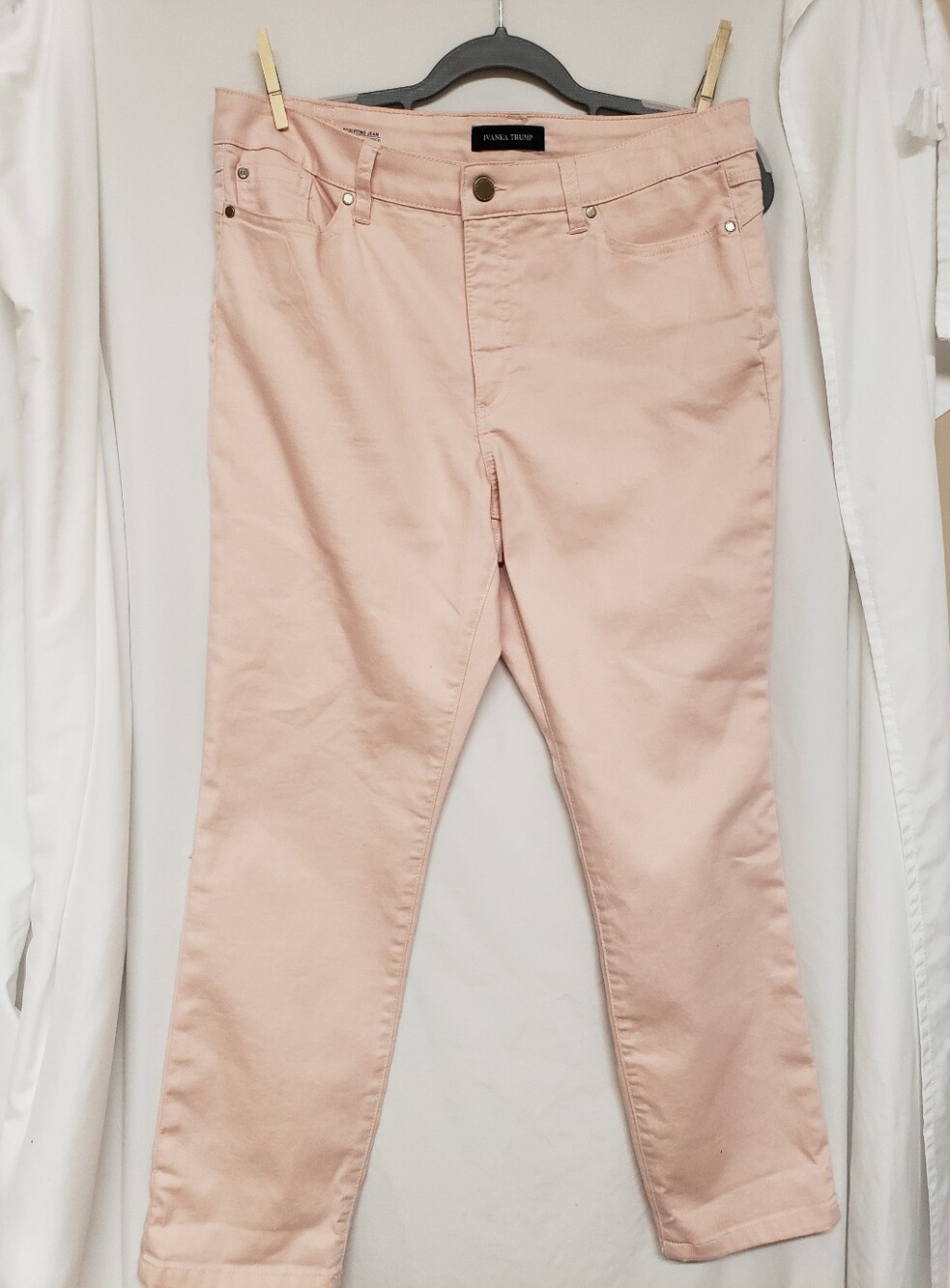 Ivanka Trump New No Tags Pink Sculpting Jean Size 12 Midrise Cropped